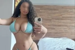 🖤🖤🖤 Curvy Latina Bombshell 🖤🖤🖤 - Image 1