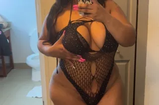 hey i know you have had a long day ar work, come over and let me help you relax - Image 4