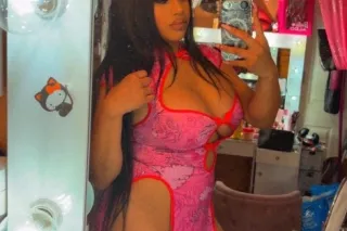 cum get a sweet taste of candy... - Image 3