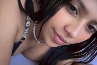 AMOR ESTOY POR TU ZONA VEN A PENETRARME HASTA DEJAR MIS PIERNITAS TEMBLANDO AMOR 😘 - Image 2